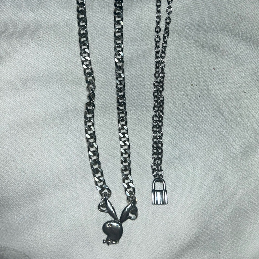 Pacsun chains